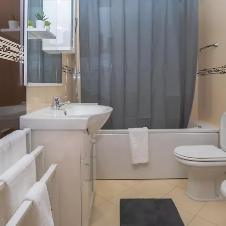 Hamall Host Apartment