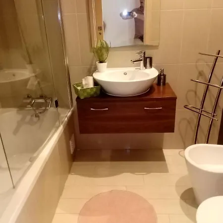 T2 De Luxo Em Albur-village A 10 Minutos Da A Pe *