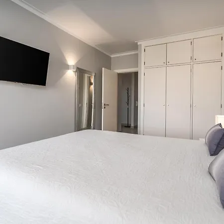 T1 Plaza Aparthotel *