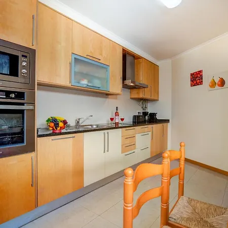 Two Bedroom With Rooftop Pool In Apartment