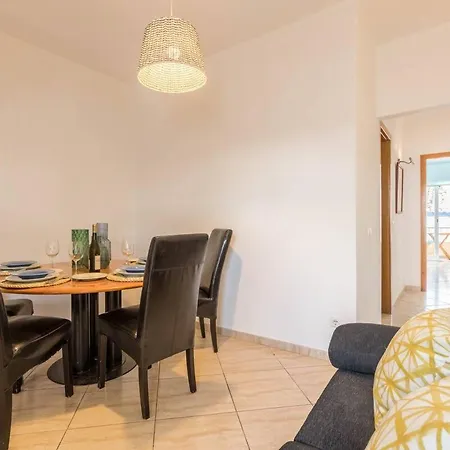 Stories 1 - Sunny Roof Terrace * Alvor