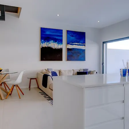 Luxury Townhouse With Pool In Villa