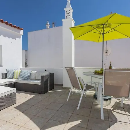 Stories 1 - Sunny Roof Terrace