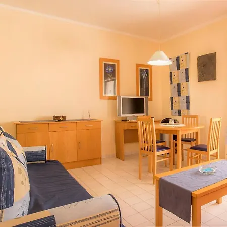 A27 - Secluded 2 Minutes From The Center Apartamento