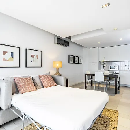 Pelican Aparthotel 4*