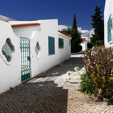 Aldeamento Turistico Da Prainha Aldeamento Turístico