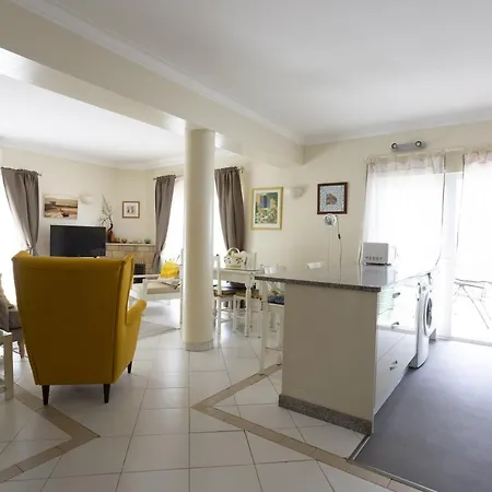 Apartment Tyler Alvor