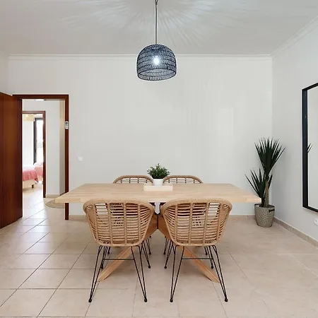Apartment Dream 2bdr W/pool By Lovelystay