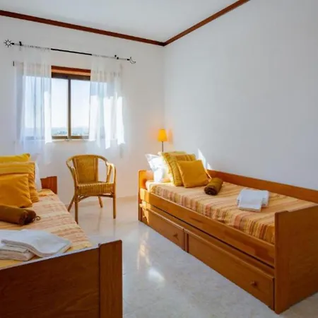 2 Bedrooms Balcony Flat Apartment *