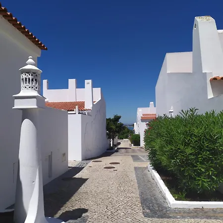 Aldeamento Turístico Aldeamento Turistico Da Prainha 3*