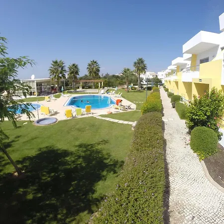 Apart-hotel Santa Teresinha 3*