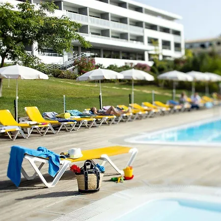 Pelican Aparthotel 4*