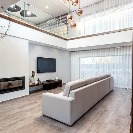 Villa V5 Emma - Luxury 5 Bedroom In With Private Pool And Jacuzzi Alvor