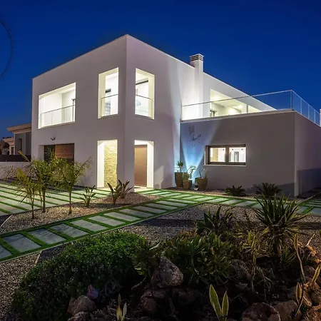V5 Emma - Luxury 5 Bedroom In With Private Pool And Jacuzzi Villa